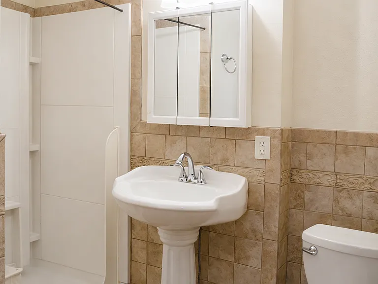 1305 E Hennepin Ave #1 — Photo 8