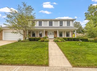 5741 Raintree Ln, Westmont, IL 60559