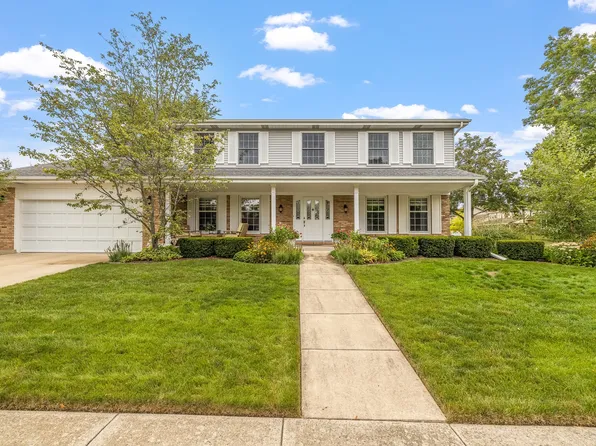 5741 Raintree Ln, Westmont, IL 60559