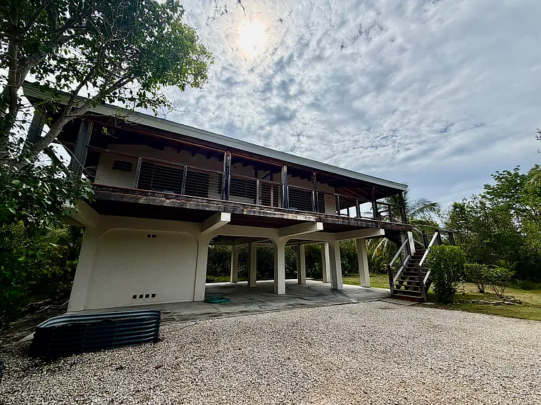 529 W Shore Dr — Photo 1
