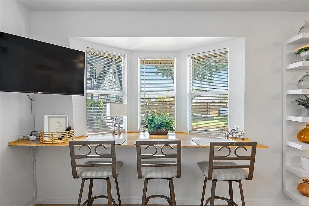 2 bed, 1.0 bath, 950 sqft, $2,500 — Photo 4