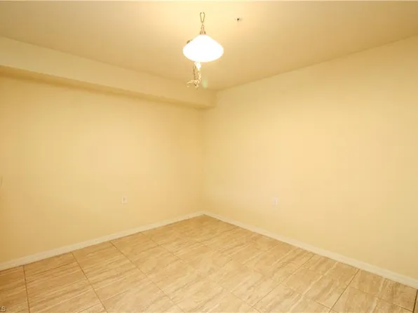 9051 Gervais Cir APT 1503, Naples, FL 34120