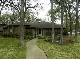 2310 Robin Ct, Grapevine, TX 76051