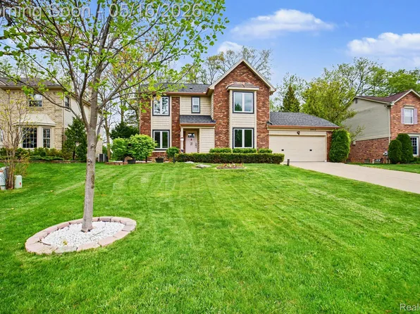 2982 Powderhorn Ridge Rd, Rochester Hills, MI 48309