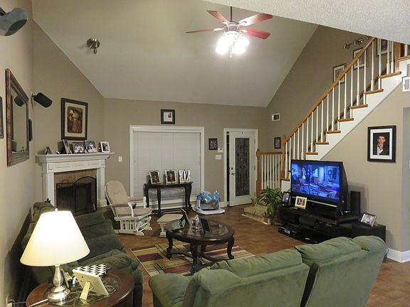 5th image of 2612 Meadow Dr