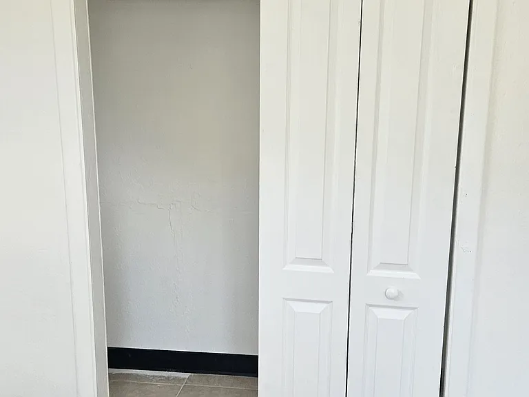 513 Warren St #513 — Photo 12