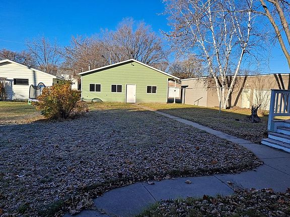 3rd image of 35 21st Ave S