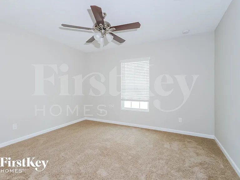 643 SW Sail Ter — Photo 10
