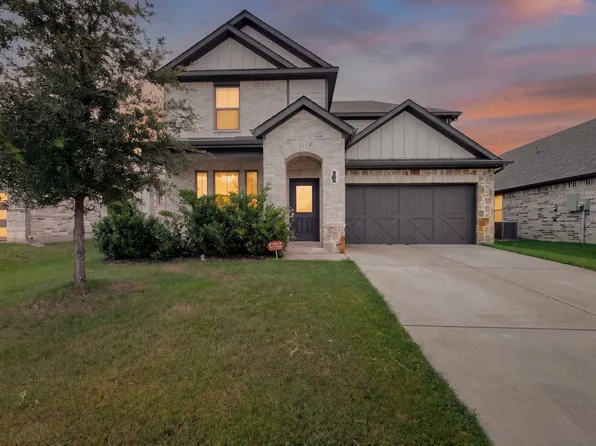 136 Camp Fire Dr, Waxahachie, TX 75165