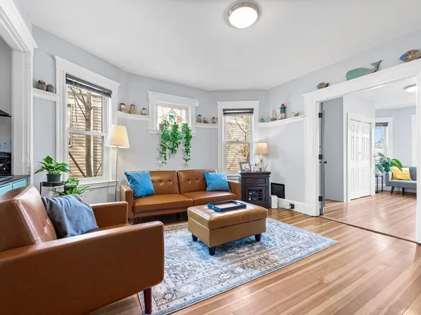 385 Centre St #3, Dorchester, MA 02122