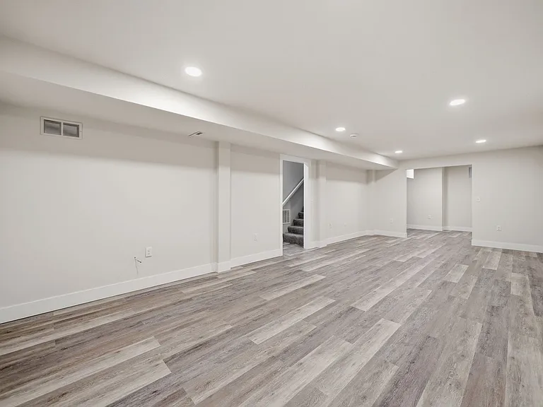 1941 Devonshire Dr #3 — Photo 41