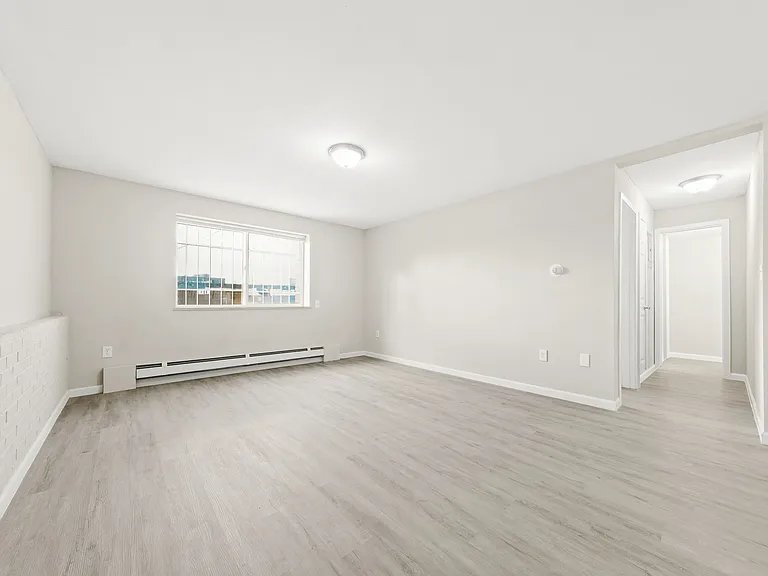 Tailwinds Apartments — Photo 13