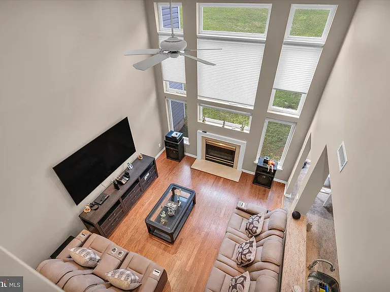 1202 Champlain Dr — Photo 14