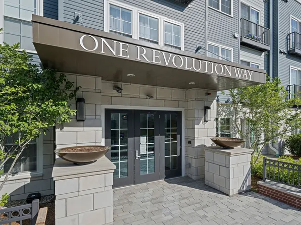 1 Revolution Way Unit 104, Canton, MA 02021