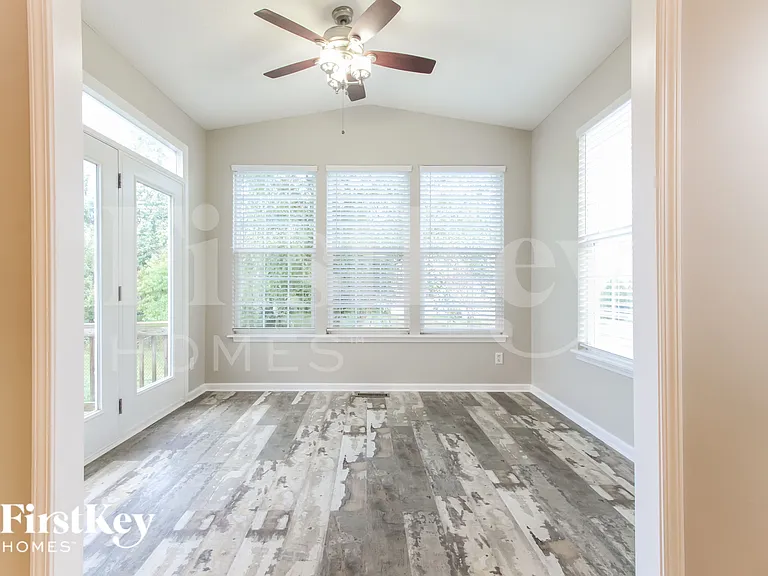 1526 Old Thicket Ct — Photo 8