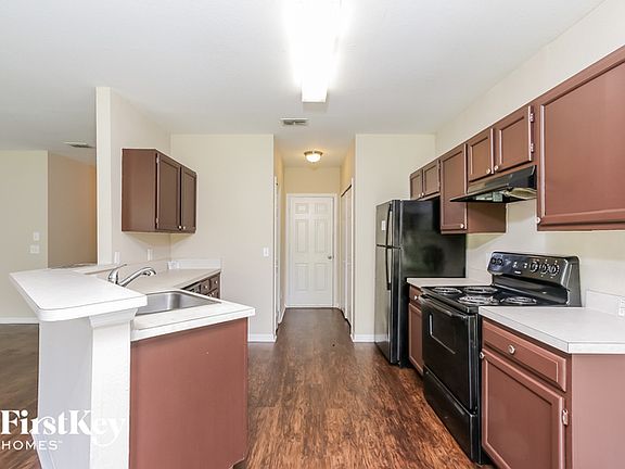 5th image of 2901 Cerullo St