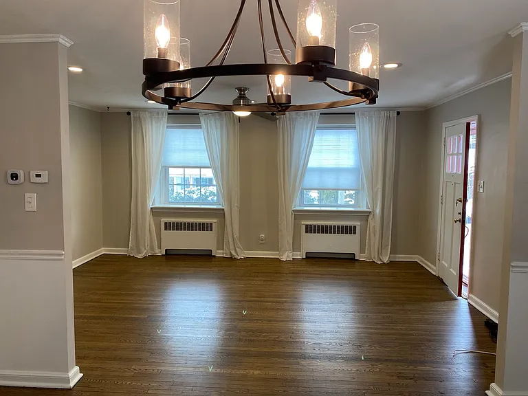 2311 Bryn Mawr Ave — Photo 2