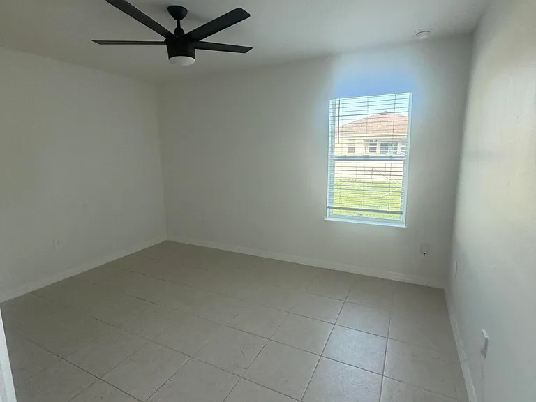 3250 SW Cohutta St — Photo 4