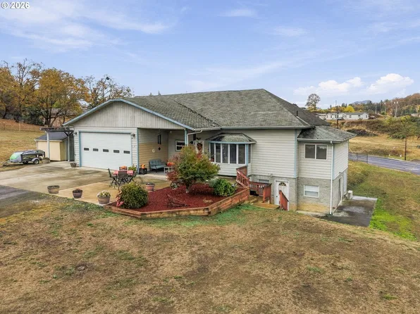 11 NE Brosi Orchard Rd, Winston, OR 97496