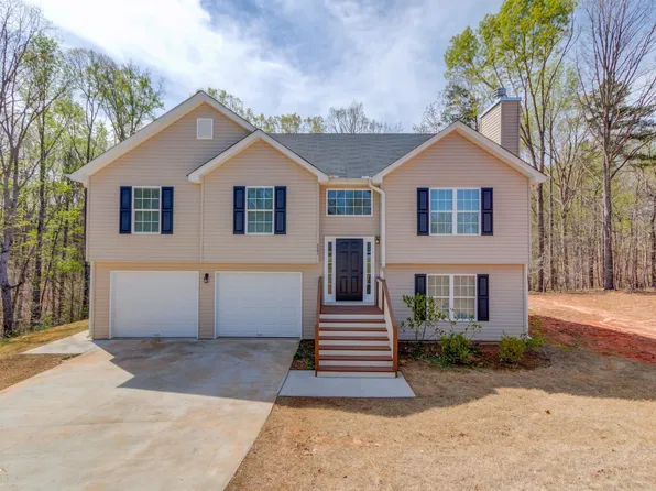 5503 Hawthorn Dr, Gillsville, GA 30543