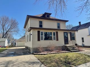 616 W Redwood St, Marshall, MN 56258