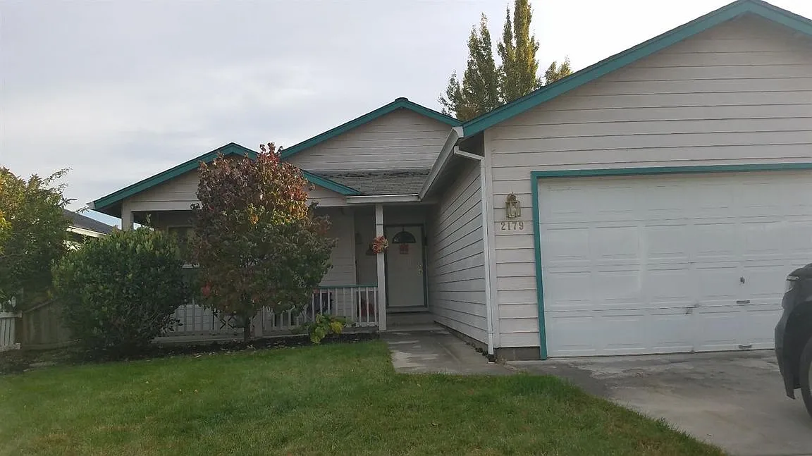 2179 SW Judy Ln photo 1