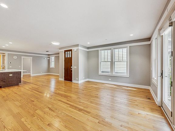 4th image of 8101 Floral Ave