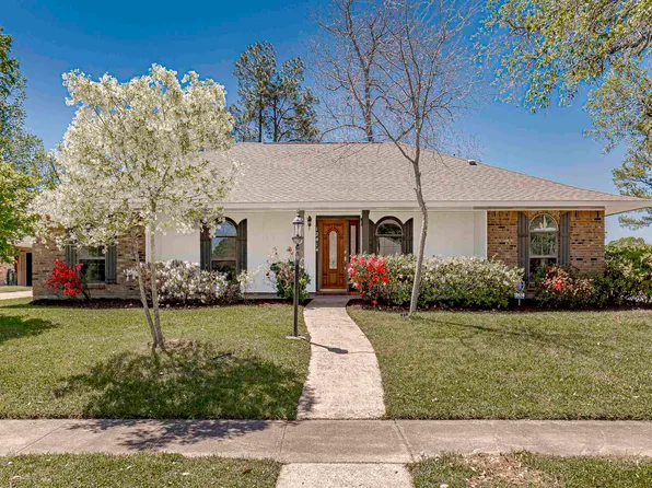 12414 Parkknoll Ave, Baton Rouge, LA 70816