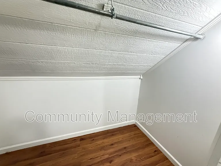 18819 Greenwell Springs Rd #D4 — Photo 13