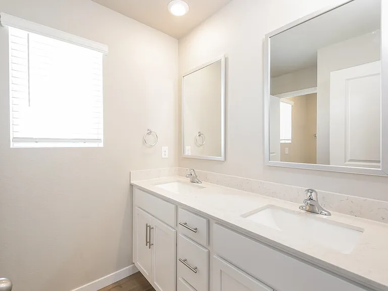 2130 Christina St — Photo 19
