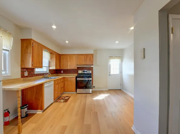 149 Charles Street image 8 of 33