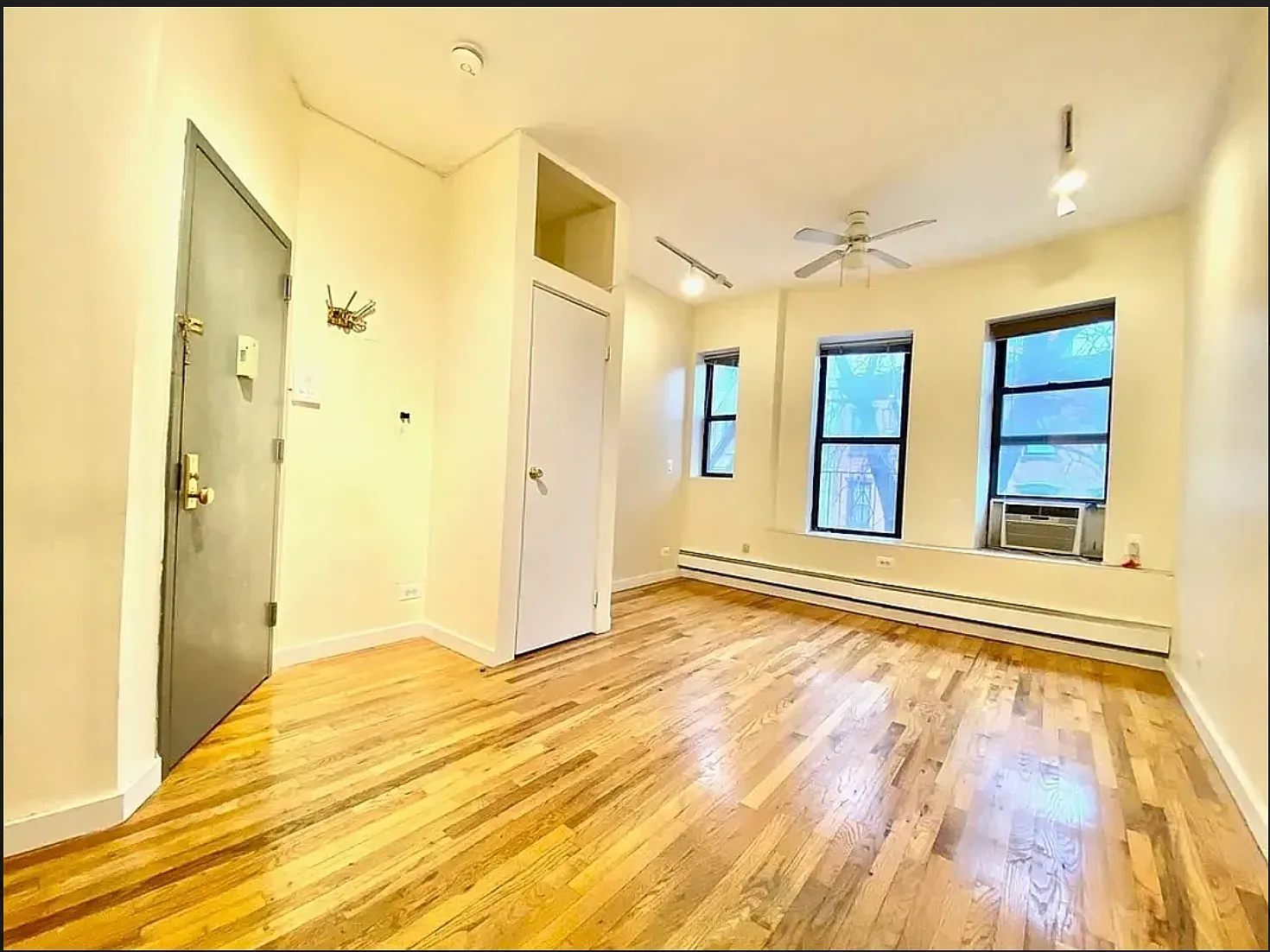 448 Bergen Street — Photo 2