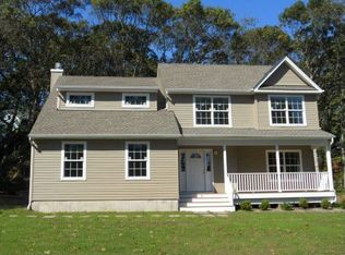 19 Richmond Hill Rd, Sound Beach, NY 11789