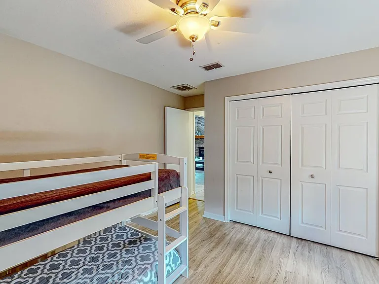 16004 Amberly Dr — Photo 11