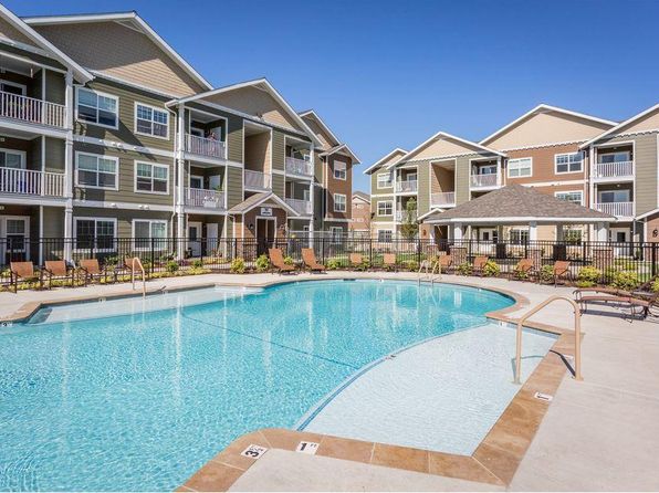 Treeline 604 is a pet-friendly apartment community in Vancouver, WA