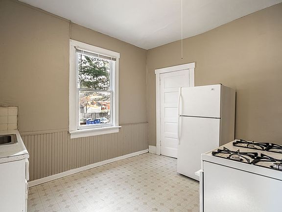 5th image of 227-229 Wilber Ave