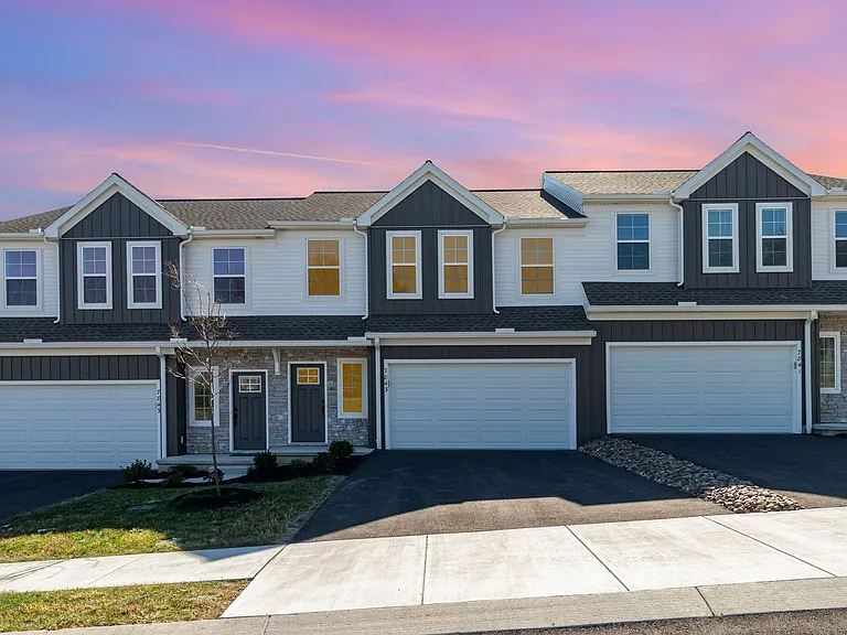 7843 Briarwood Dr — Photo 2