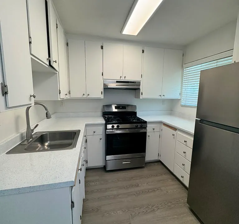 980 Ignacio Blvd #12