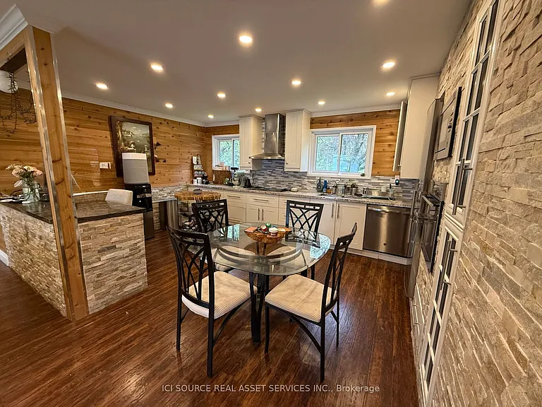 55 Westview Dr — Photo 12