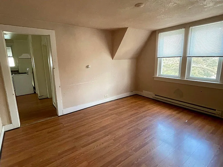 723 Romy Ave — Photo 4