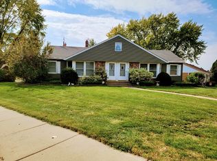1706 Ford Pkwy, Saint Paul, MN 55116