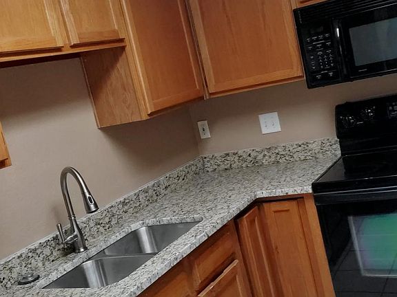 4th image of 108 Gray Oak Ct