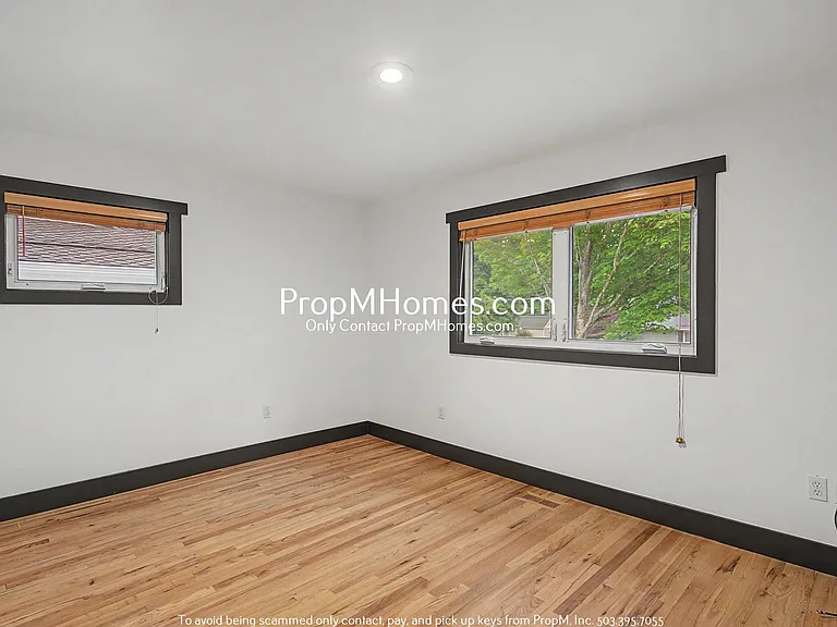 1112 Erickson St — Photo 17