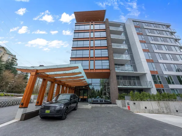 423 6th St #603, West Vancouver, BC V7T 0A1