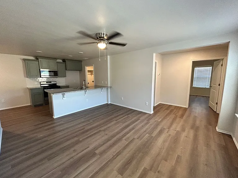 10805 NW 119th Pl — Photo 4