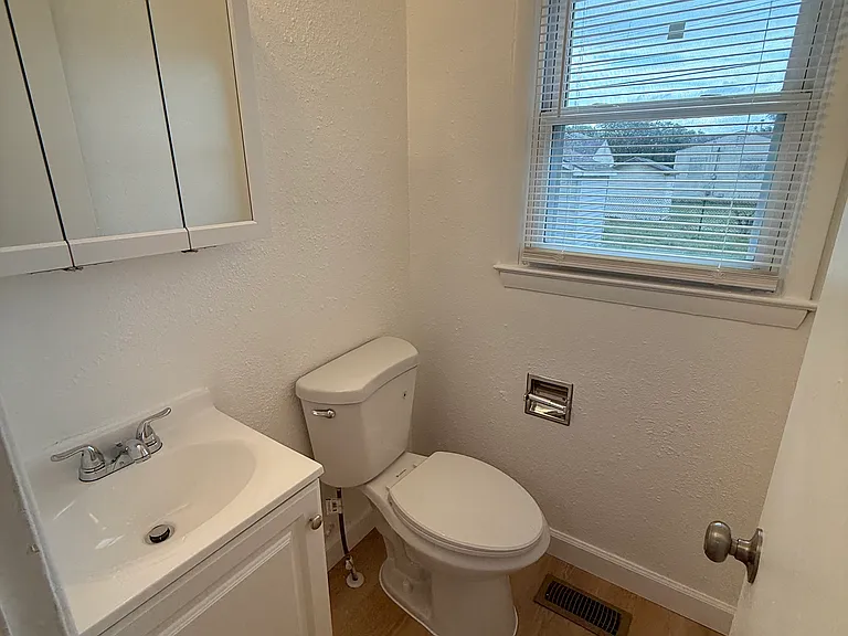 1617 E Arnold St — Photo 11