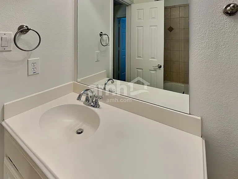 3720 Drexel Dr — Photo 14