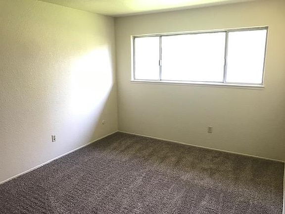 4th image of 3747 Lenore Way