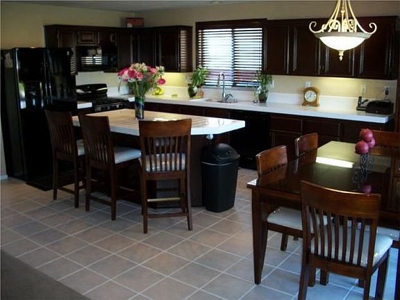 4th image of 423 Selkirk Dr