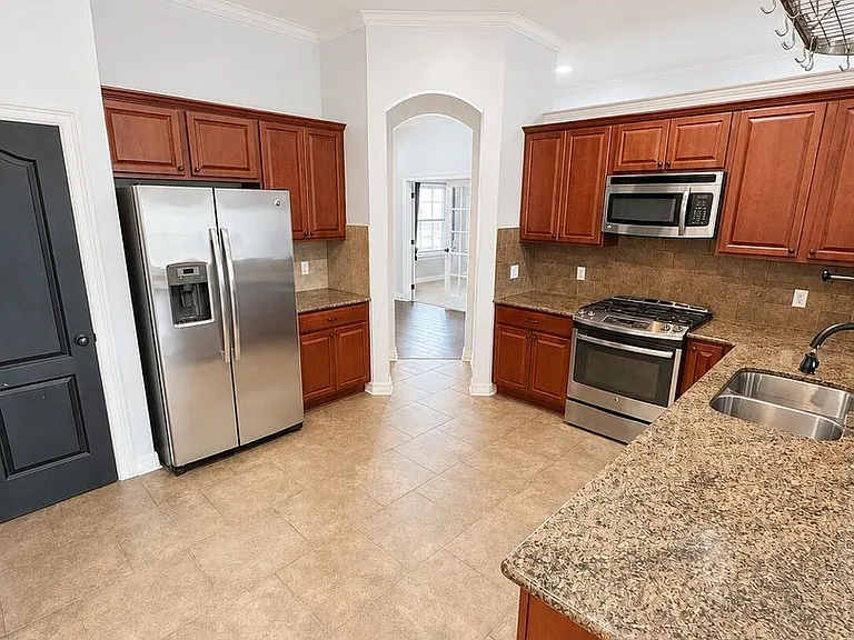 2353 Tallgrass Cir — Photo 3